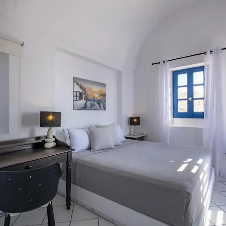 Villa Argento Nero Fira (Santorini)